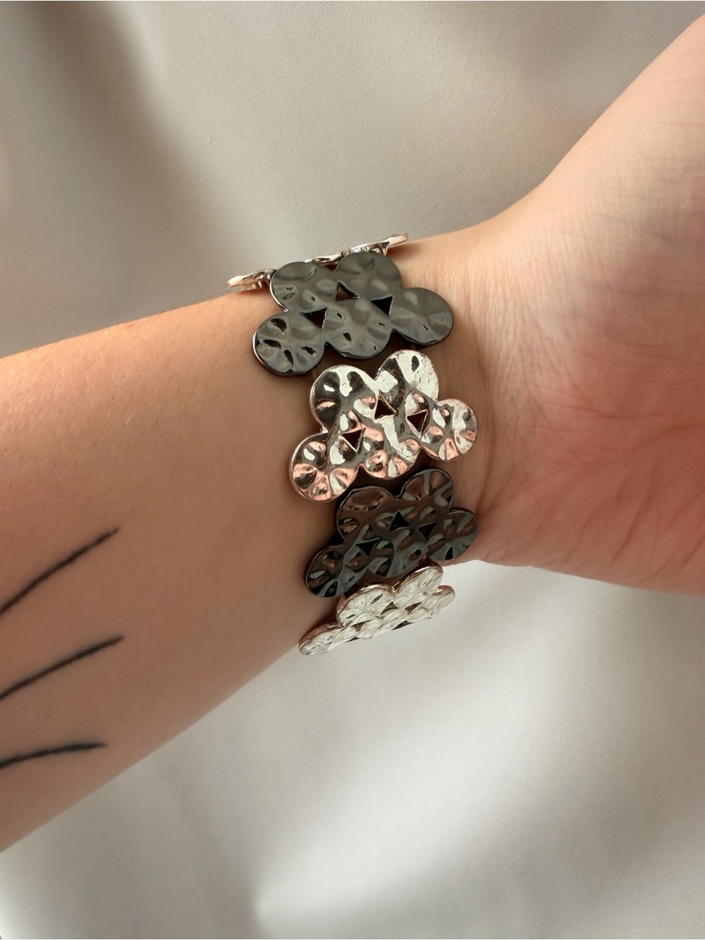 Multi-Tone Flower Stretch Bracelet